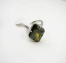 Green skew squareness zircon ring Jz00069